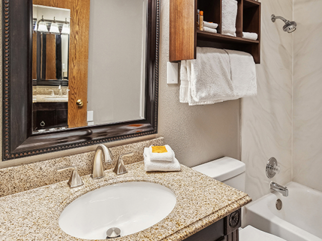 Bay View Rooms - 1 King or 1 Queen or 2 Queens