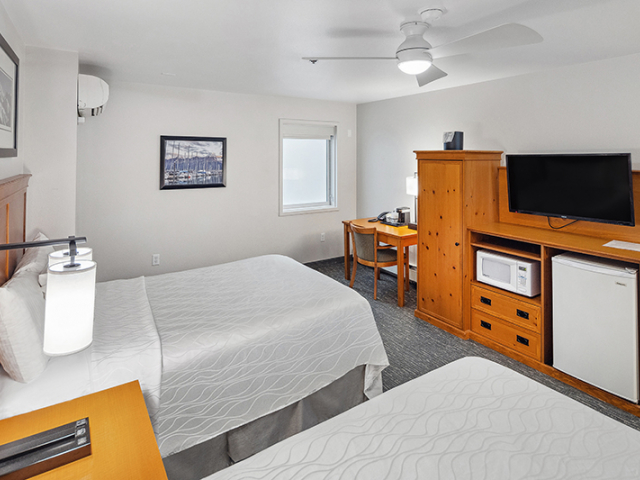 Bay View Rooms - 1 King or 1 Queen or 2 Queens
