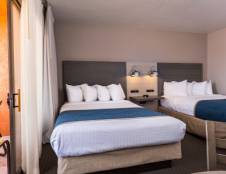 Deluxe Rooms Boat Access - 1 King or 2 Queens