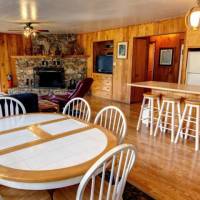 Longview - Dining Area and Breakfast Bar
