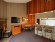 One Bedroom Loft Condo - 3 Queens