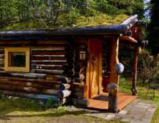 Shared Bath Cabins - Cabin #T - 1 Queen