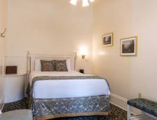 Rooms Without Bath - 1 Double & 1 Twin or 1 Queen