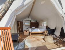 Deluxe Tent - 1 King