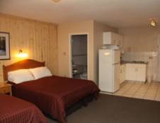 Windflower Kitchenette - Two Queens