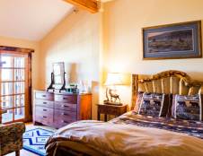 Lodge Room - Junior 1 Queen