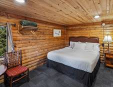 Standard King Grizzly Cabin