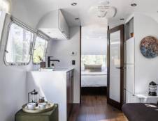 Classic Airstream Suite - 1 Queen & 1 Futon