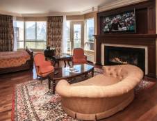 Signature Grandview Rooms