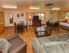 Four Queen Family Suite