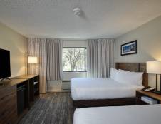 East Rooms - 2 Queens