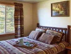 Glacier Cabin - 1 Queen & 1 Sofa Sleeper