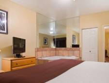 Jetted Tub Suite 1 King Bed