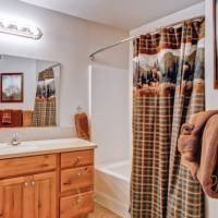 Explorers Retreat - bathroom