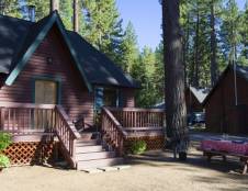 Three Bedroom, Two Story Chalet - 1 King, 1 Double & 2 Twins