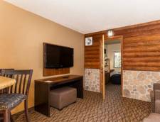 Family 2-bedroom Suite 1 King & 1 Bunk Bed