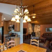 fishermans-oasis-kitchen-living-area