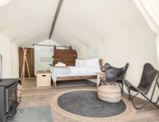 Deluxe Tent - 1 King