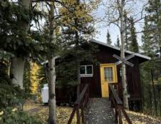 Railroader Cabin - 2 Doubles & 1 Bunk Bed