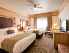 Traditional Rooms - 1 King or 2 Queens