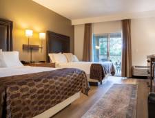 Pine View Lodge - 1 King or 1 Queen