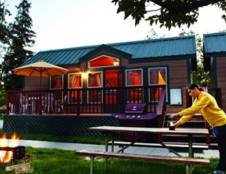 Deluxe Cabin 2 Room/Patio (with One & a Half Bathrooms) - Sleeps 4 - 2 Queens