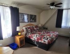 Double Room with NO Kitchen - 1 Queen & 1 Double