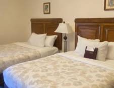 2 Queen Beds Separate Bath
