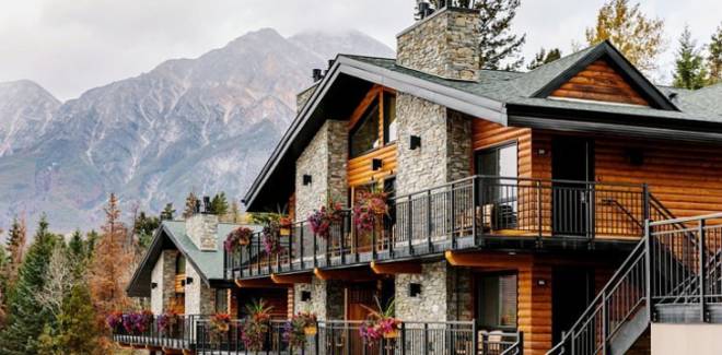 Pyramid Lake Lodge