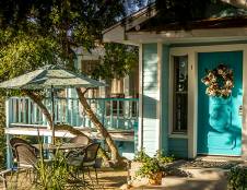 Master Suite - 2 Queens & 1 Twin Sofa Sleeper