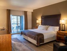 Mountain View Lodge - 1 King or 2 Queens