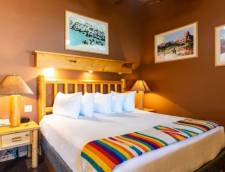 River King Suite - 1 King & 1 Sofa Sleeper