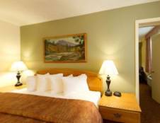 Motel Room - 1 King and 2 Queens Main Floor 2 Room