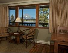Lakefront Retreats - Upper - 1 King or 2 Queens & 1 Sofa Sleeper