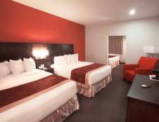 3 Queen Beds, One-Bedroom Suite