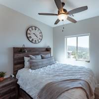 R Family Square - bedroom