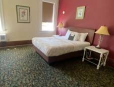 1 Queen Room, Separate Bath