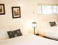 Alta - 2 Queens & 1 Sofa Sleeper