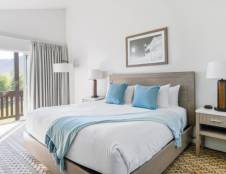 King Hotel Room with Balcony