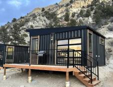 Modern Cabins - 1 King or 1 Queen