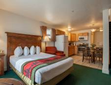 Cedar Family Suite - 3 Queens