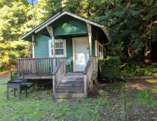 Cabin 16 - 1 Queen & 1 Futon