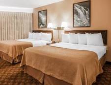 2 Queen Beds, Mountain View