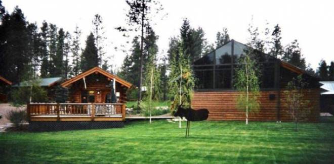 Silverwolf Log Chalet Resort