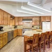 River Lodge - Kitchen