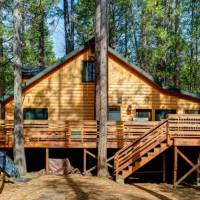 Big Pine Lodge, 2N | Redwoods in Yosemite Vacation Home