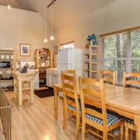 Wawona Chalet - Dining Area and Kitchen