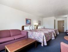 2 Queen Beds Studio Suite