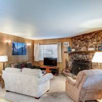 Deer Hollow - Living Room 2