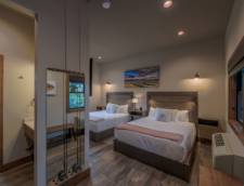 Private Cabin - 2 Queen Beds